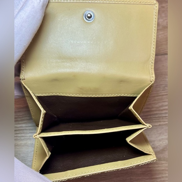 Authentic GUCCI Jackie Beige Green Monogram Wallet with Piston Lock - Picture 10 of 11